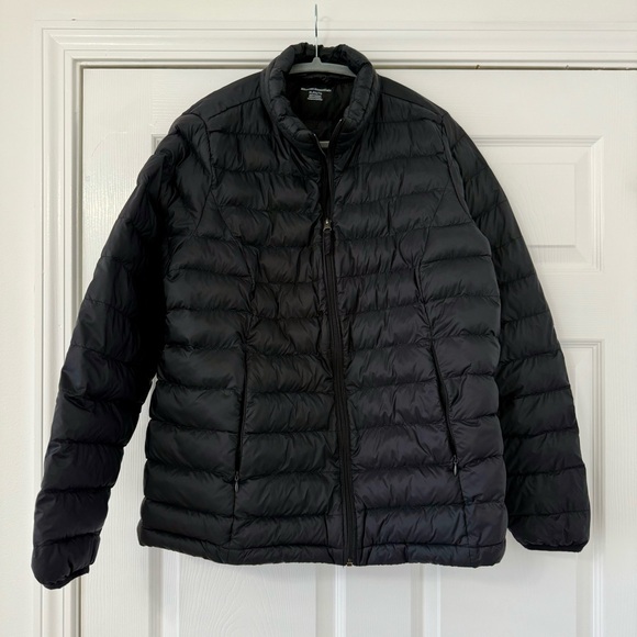 Amazon Essentials Women’s Lightweight Long Sleeve Puffer Jacket - Picture 1 of 2